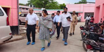 रायबरेली जिला अस्पताल पहुंचीं सरनीत कौर ब्रोका, स्वास्थ्य सेवाओं का किया औचक निरीक्षण