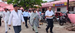 रायबरेली जिला अस्पताल पहुंचीं सरनीत कौर ब्रोका, स्वास्थ्य सेवाओं का किया औचक निरीक्षण
