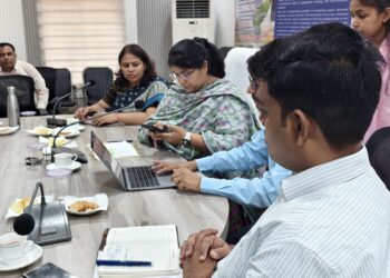 डीएम ने जनगणना 2027 के अंतर्गत स्व-गणना के लिए लोगो से की अपील