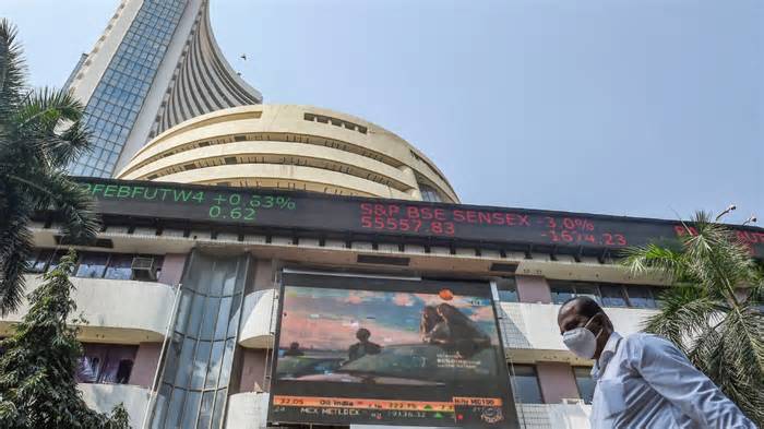 द बोनस मार्केट अपडेट: उतार-चढ़ाव के बाद सेंसेक्स 126 अंक टूटा, निफ्टी 22600 पर बंद; जानें बाजार का पूरा हाल