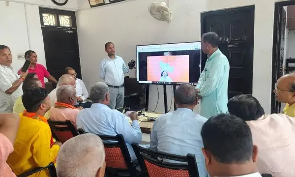 यूपी बीजेपी अध्यक्ष पंकज चौधरी ने सुनी जनता की समस्याएं, हर शनिवार होगी जनसुनवाई