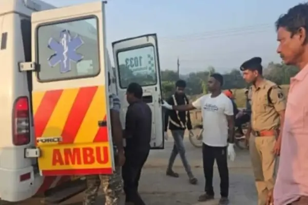 सीतापुर में भीषण हादसा : दशहरा मेला देखकर लौट रहे दो नाबालिगों को ...